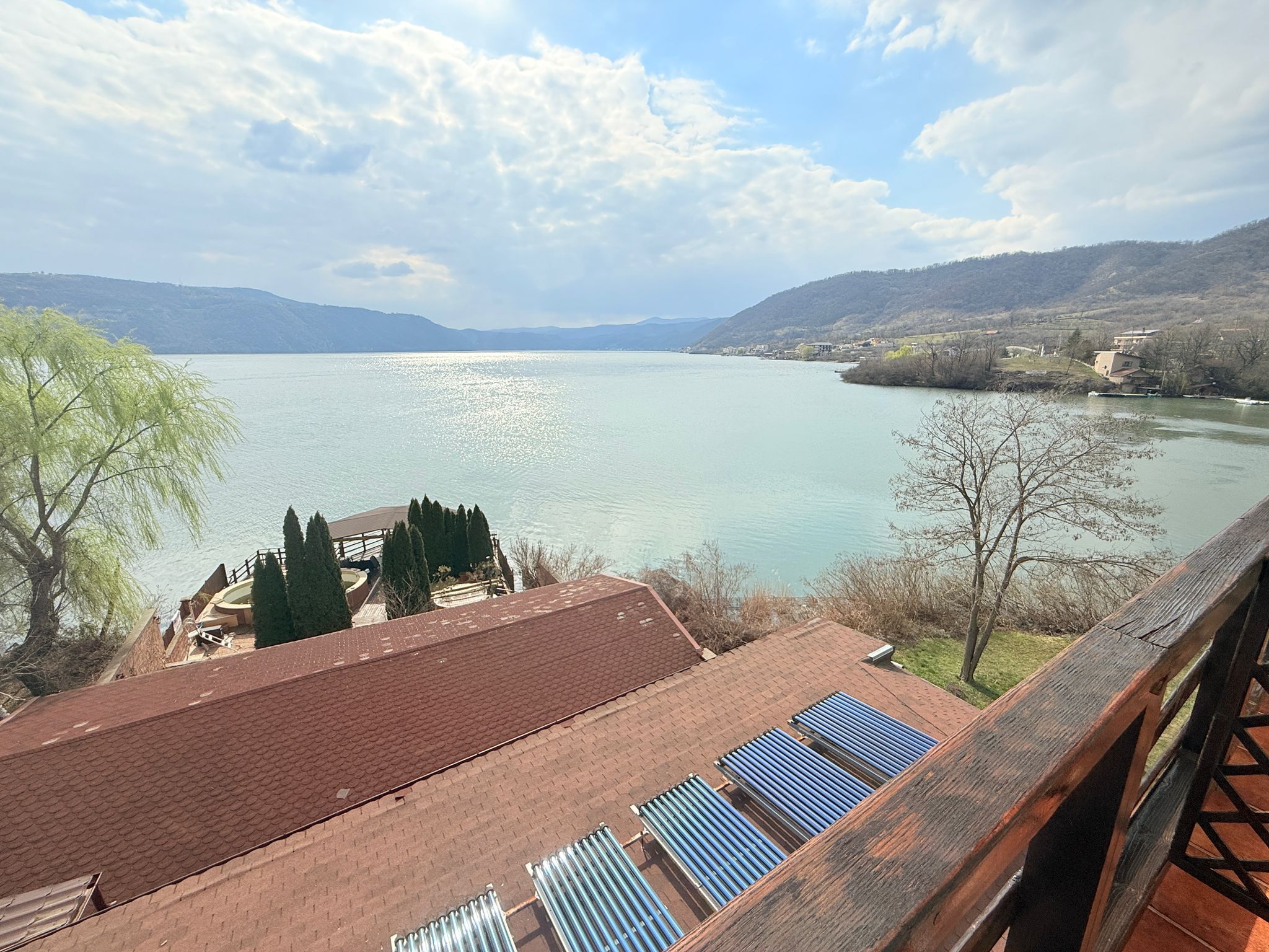 Panoramă Dunăre la apus