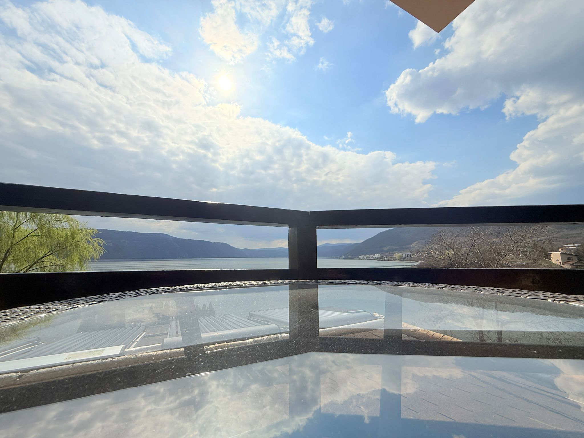 Vedere panoramică Dunăre de la Pensiunea Doina